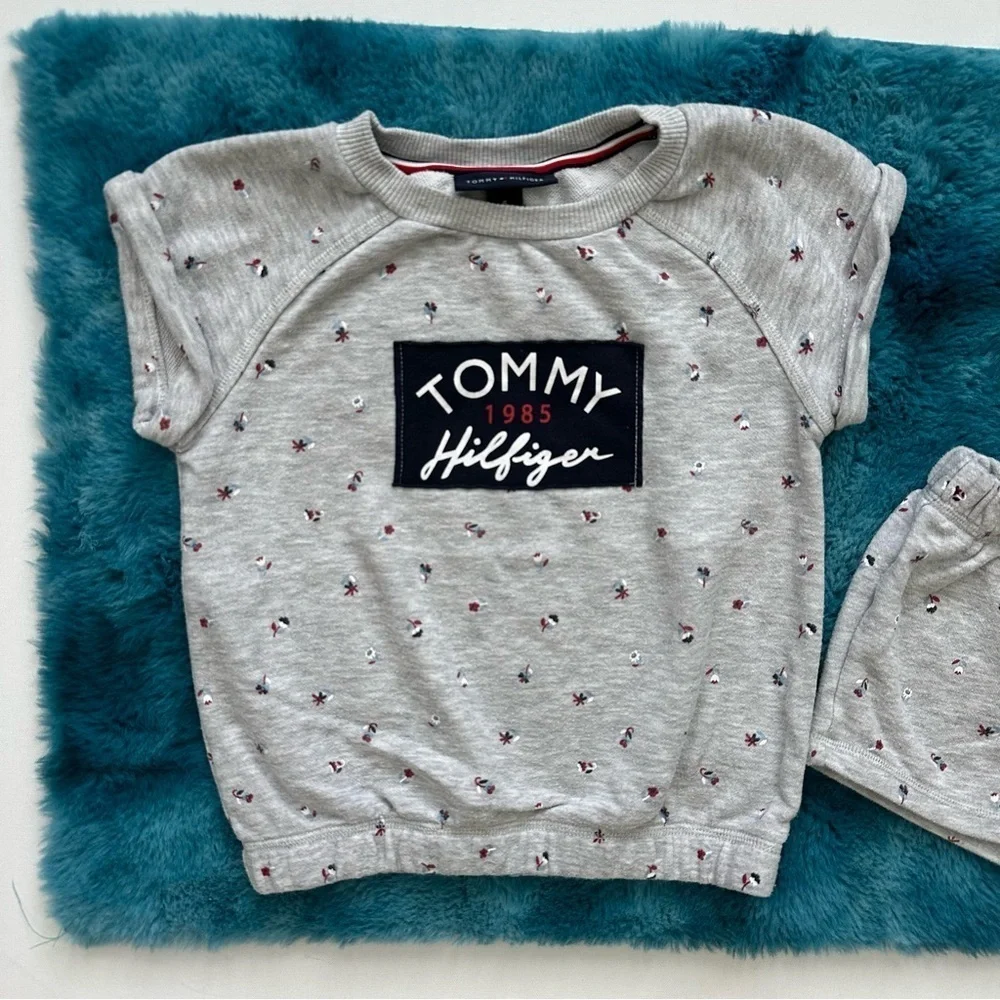 Tommy Hilfiger Kids Gray Shorts Set Size 6 Girls